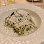 リストランテ ラ・バリック トウキョウ - ズッキーニを練りこんだパスタ、バジルソースとリコッタチーズ