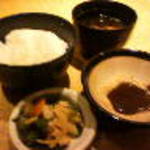 平田牧場 - ご飯、お漬物、味噌汁