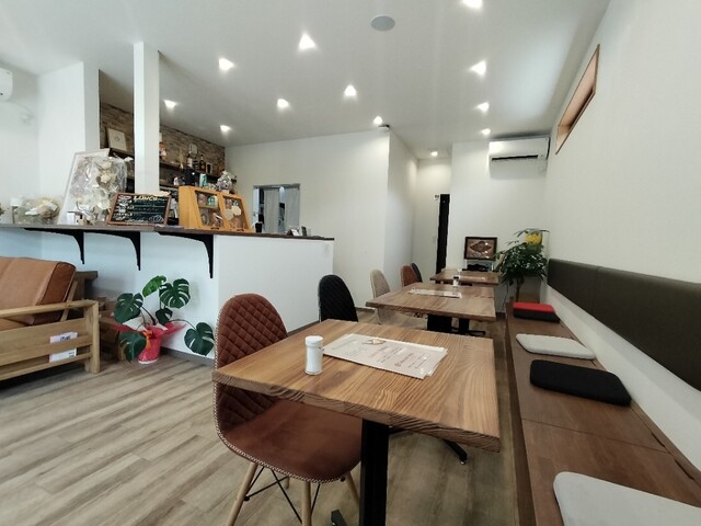 C37 cafe photo 5