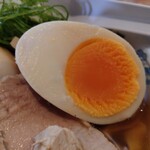 ケンチャンラーメン - 煮玉子くん