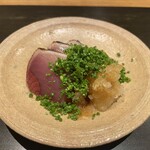 きたしんち 弓場慎之佑 - 気仙沼のカツオたたき