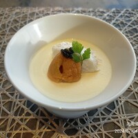 N43°シーフード ～鉄板焼きの店～ グリルドエイジ - 1品目、ウニが少し乾燥しています。茶碗蒸し部分はぷるぷるしていないで、硬めです。