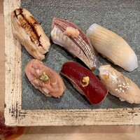鮨 山沖 - お昼のさぁびす品 握り 七カンの六カン