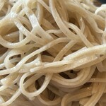 くいものや ラ・ネージュ - この白いお蕎麦が好物なんです