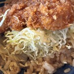 くいものや ラ・ネージュ - ご飯には甘めなタレがたっぷりと