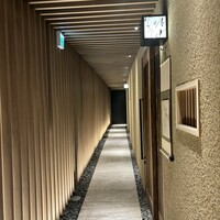 明けましておめでとうございます - 京都風に細い路地を入ります