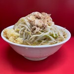 ラーメン二郎 - ラーメン700円（ヤサイニンニクアブラ）