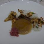 クイントカント - 仔羊、カルチョーフィのフリットとソテー、酢漬けの赤玉葱