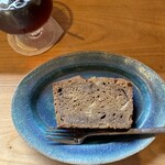 カフェ ヒコ - アイスコーヒーとパウンドケーキ