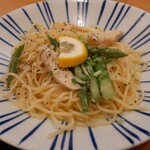 ぎをん椿庵 - 蒸し鶏とグリーンアスパラのレモンクリームソース