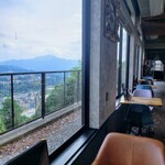 河岸段丘カフェ BRAE-BURN - テーブルからきれいな景色が見えます