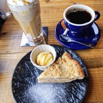 河岸段丘カフェ BRAE-BURN - バタークランブル 470円・キャラメルラテ 530円・ハンドドリップコーヒー 500円