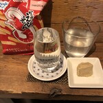 麹町いづみや しろ - カルビーかっぱえびせん ¥・熊本 五ッ木 山うにとうふ・初孫 SST 生酛 純米吟醸 