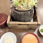 駒形どぜう - ・どぜうなべ定食（4670円）･･･写ってませんが田楽も付きます。