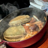 蒼 - 巨大黒鮑!! 自家製バターとヤマドリダケの香りに、この時点で悶絶。