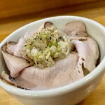 麺屋 しん蔵 - チャーシュー丼 350円