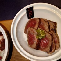 馬刺しと焼き鳥 グルマン三年坂 - 赤牛ステーキごはん