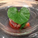 銀座 大石 - カツオ、いちご、わさびの葉