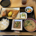 なか里 - 鮭焼魚定食　900円