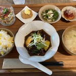 ウカ ファーム テーブル - 