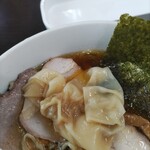 とら食堂 - ワンタンを１個もらって♪