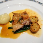 エルミタージュ ドゥ タムラ - 鶏腿肉のロースト　にんにくソース