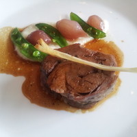 イタリアンダイニング ケシキ - 【meat】Slow Cooked Lamb Shoulder with Salsify Purée
                Snap Peas and Small Red Onions