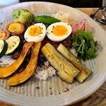 oji curry - マトンキーマ辛口　野菜+ゆで卵トッピング