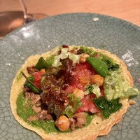 ミ・カサ - サラダの下はこんな風になっています。このトルティーヤを巻いて食べます