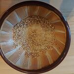 とんかつ 千寿 - ゴマをスル