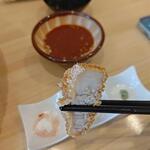 とんかつ 千寿 - 美味しいんだけど、塩との相性はややナシめで。
      理由は、ガツンと来る甘さじゃないからです。
      甘さの背中を押してくれるのが、お塩だと思ってます。