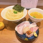 ジャパニーズ ラーメン 五感 - 