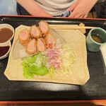 羅生門 はんにゃ - へれ京もちぶた定食