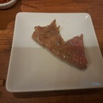 焼肉うしごろ - 網の鉄板で焼いたお肉・その3です。