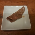 焼肉うしごろ - 網の鉄板で焼いたお肉・その6です。