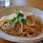 BIO CAFE CREDO - スパゲッティ　真イカのハーブパン粉焼きとトマトのソース。