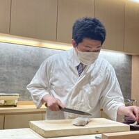 祇園鮨 琢 - 若い大将の手さばきは見惚れる