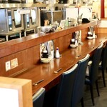 みんな仲よく アスゲンタイガー - カウンター席に陣取り