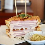 みんな仲よく アスゲンタイガー - デラ重ねハムカツ