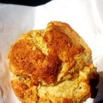 ぶーる・ぶーる・ぶらんじぇり - パン・ド・イリッシュ 190円。
                                オレンジとココナッツ。
                                外は、カリカリで中はモチモチでオレンジの香りがすごく漂う。