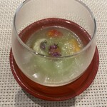 川梅 懐石・鮨 - 冬瓜のすり流し。帆立、糸南京、ミニトマト、梅、花穂紫蘇。