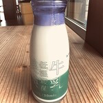 ビトウィーン ザ ブレッド - 