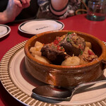 牛肉とじゃがいものマラガ風