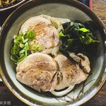 ヨコクラうどん - 鶏チャー葱炙油うどん