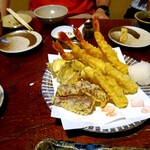 蕎麦人 秋 - 揚げ物(天ぷら(えび、さつまいも、ヤングコーン、ナス))