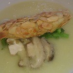 ブラッセリー ラシュレ - 魚料理メイン・天草鯛のアーモンド包み野菜添え