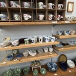 茶のみ・すず - 誕生日ごとの、お花のマグカップあります。