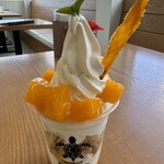 Blue Turtle Farm Mango Cafe - マンゴーパフェ
