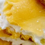 パティスリー リョーコ - メロンのピューレ、カスタード、生クリーム、スライスメロンがサンドされています(＊´ Ａ｀＊)ノ♡