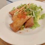 八丁堀 八百屋バル - レタスと食べる筍の春巻き